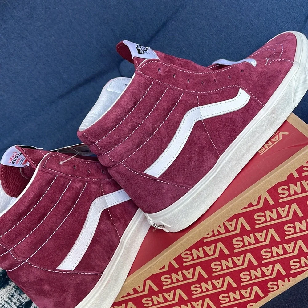 Vans Sk8-Hi Pig Suede Pomegranate / Snow White WMNS - Picture 15 of 16